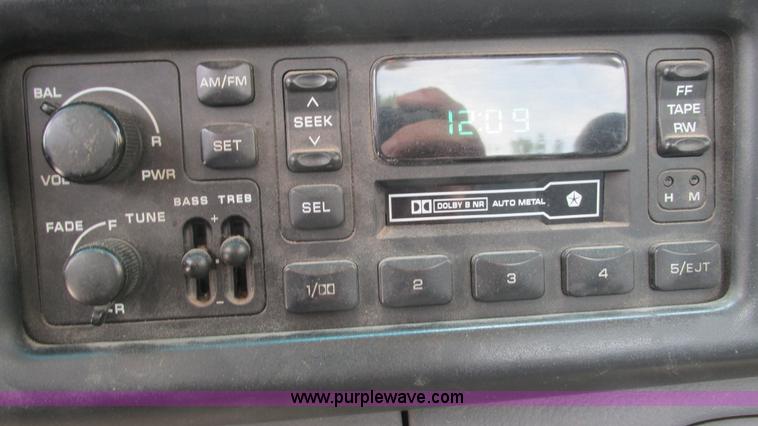 image for item J8539 1999 Dodge Ram 2500 pickup truck