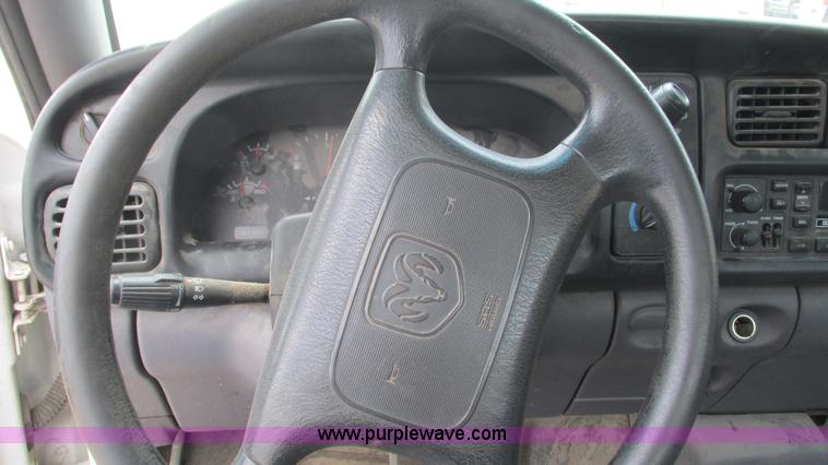 image for item J8539 1999 Dodge Ram 2500 pickup truck
