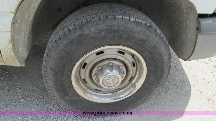 image for item J8539 1999 Dodge Ram 2500 pickup truck