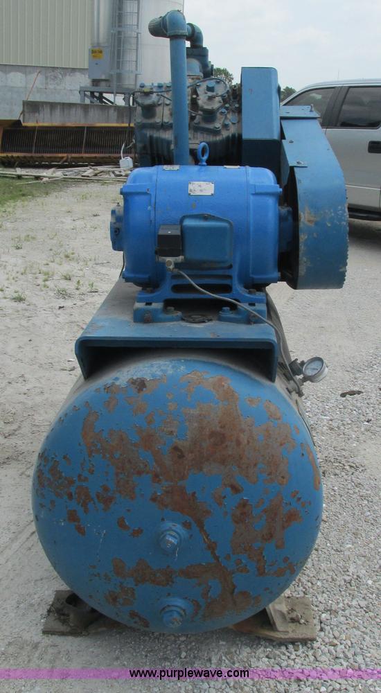 image for item J8540 Quincy air compressor