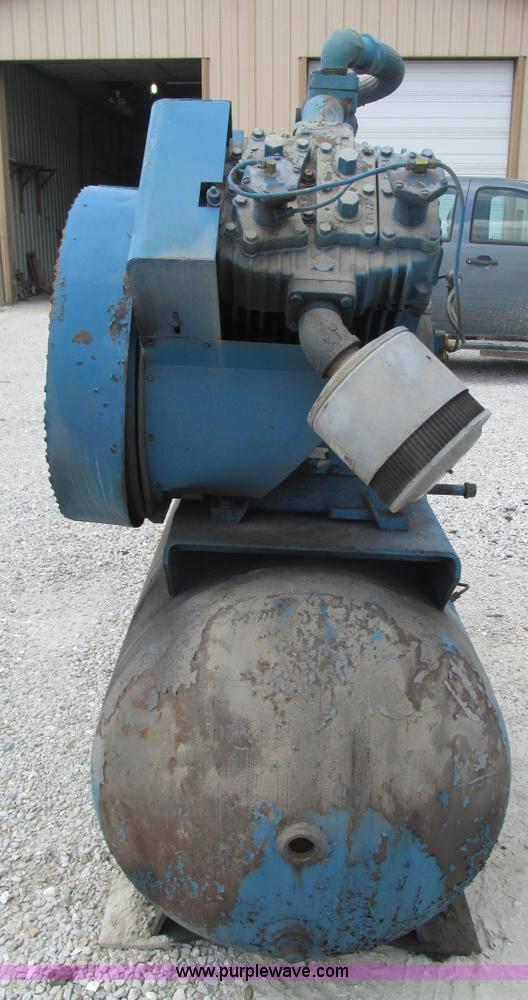 image for item J8540 Quincy air compressor