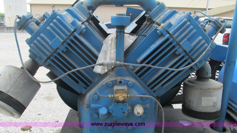 image for item J8540 Quincy air compressor