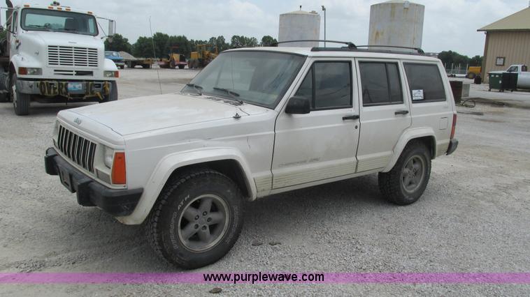 image for item J8542 1996 Jeep Cherokee Sport SUV