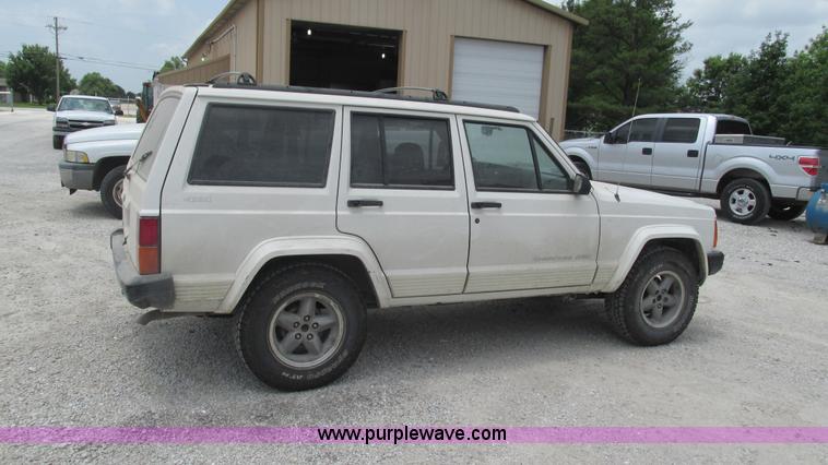 image for item J8542 1996 Jeep Cherokee Sport SUV