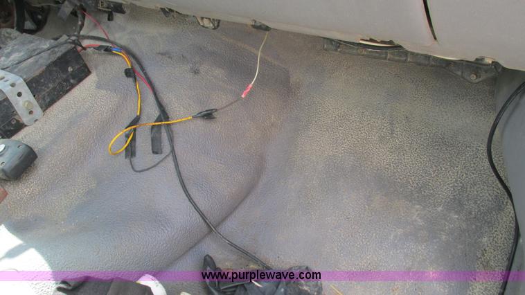 image for item J8544 1995 Ford F150 XL pickup truck