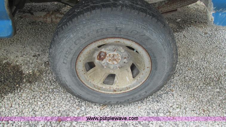 image for item J8544 1995 Ford F150 XL pickup truck