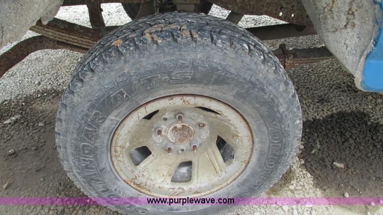 image for item J8544 1995 Ford F150 XL pickup truck