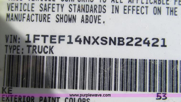 image for item J8544 1995 Ford F150 XL pickup truck