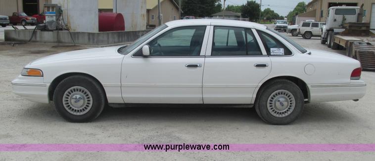 image for item J8545 1997 Ford Crown Victoria Police Interceptor