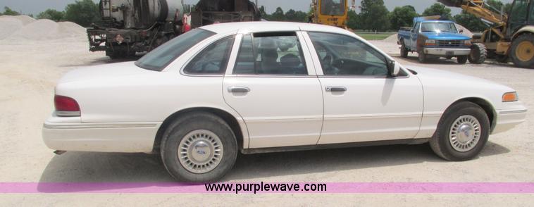 image for item J8545 1997 Ford Crown Victoria Police Interceptor