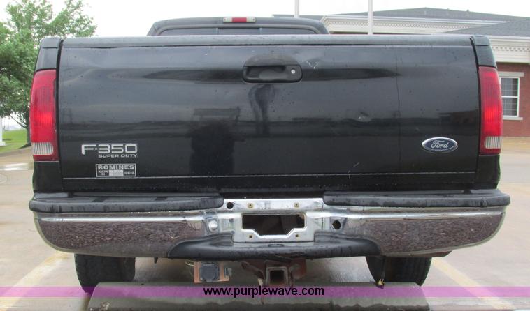 image for item J8558 2000 Ford F350 Super Duty pickup truck
