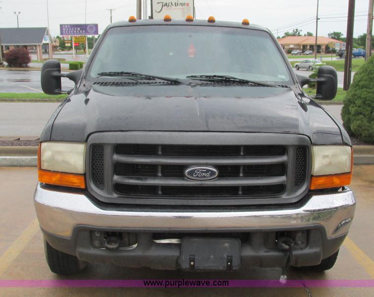 image for item J8558 2000 Ford F350 Super Duty pickup truck