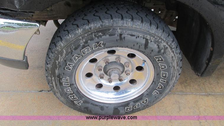 image for item J8558 2000 Ford F350 Super Duty pickup truck