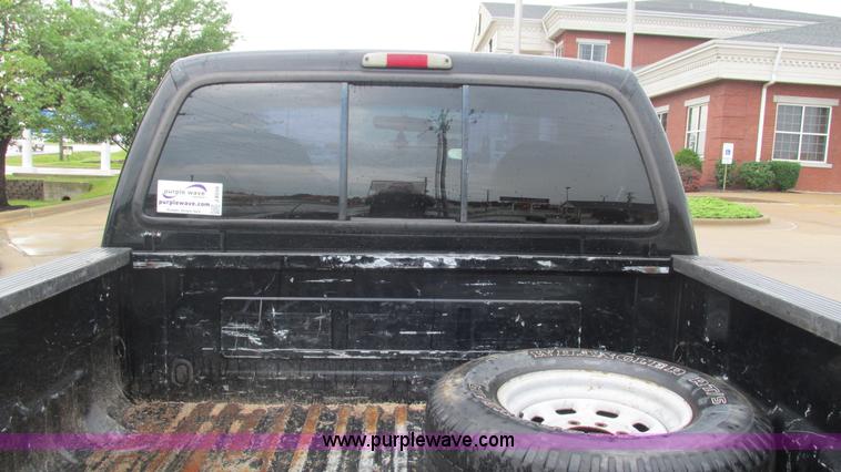 image for item J8558 2000 Ford F350 Super Duty pickup truck