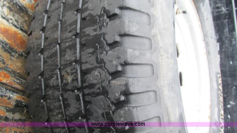 image for item J8558 2000 Ford F350 Super Duty pickup truck