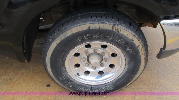 image for item J8558 2000 Ford F350 Super Duty pickup truck