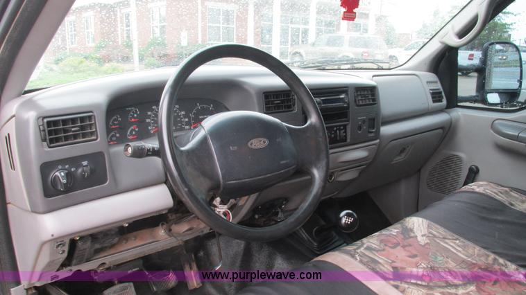 image for item J8558 2000 Ford F350 Super Duty pickup truck