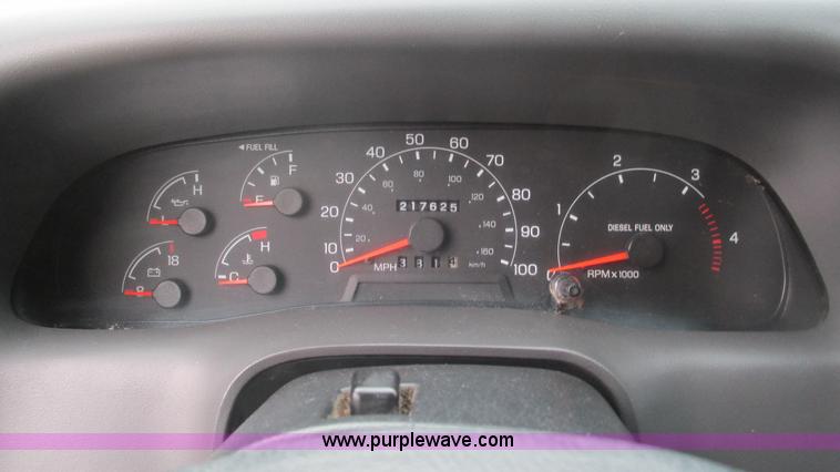 image for item J8558 2000 Ford F350 Super Duty pickup truck