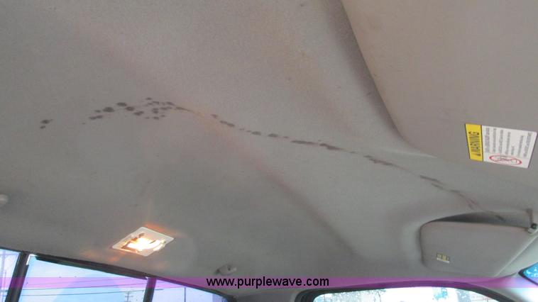 image for item J8558 2000 Ford F350 Super Duty pickup truck