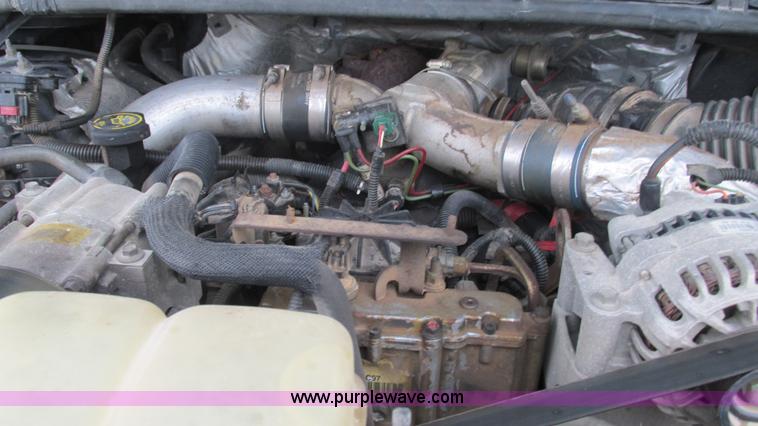 image for item J8558 2000 Ford F350 Super Duty pickup truck