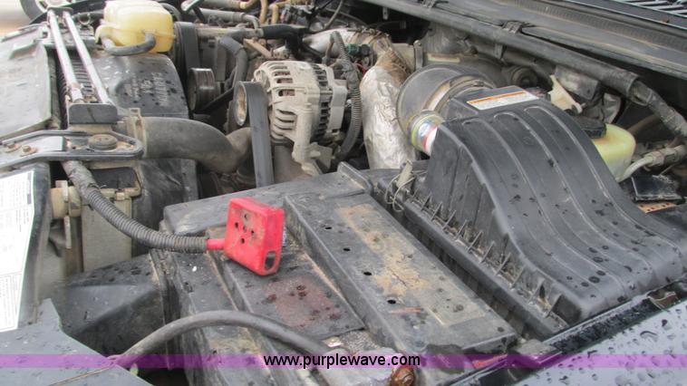 image for item J8558 2000 Ford F350 Super Duty pickup truck