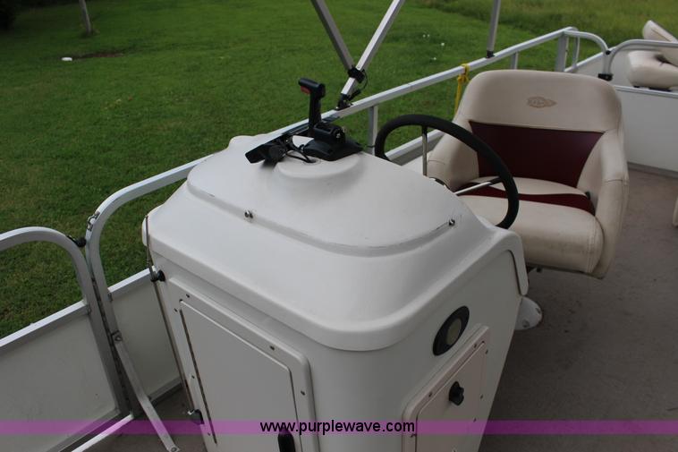 image for item K1000 2003 Apache Seamaster 22' pontoon boat