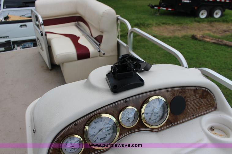 image for item K1000 2003 Apache Seamaster 22' pontoon boat