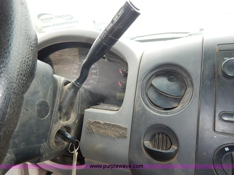 image for item K1500 2006 Ford F150 XL pickup truck