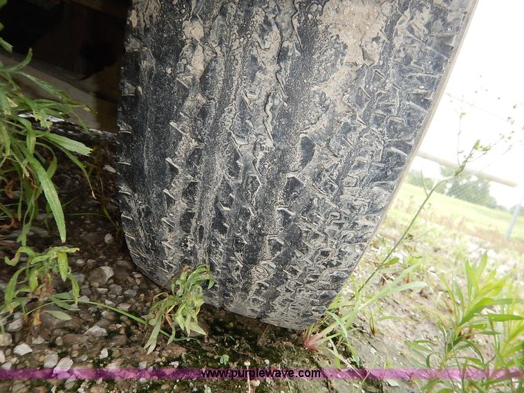 image for item K1500 2006 Ford F150 XL pickup truck