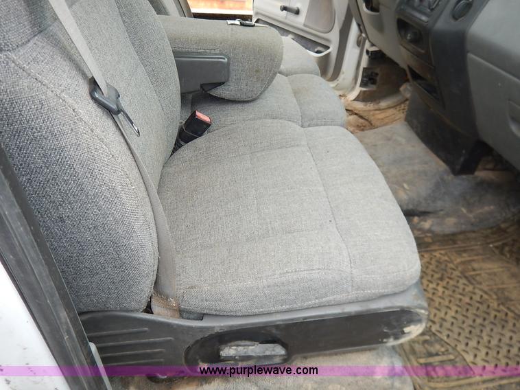 image for item K1500 2006 Ford F150 XL pickup truck