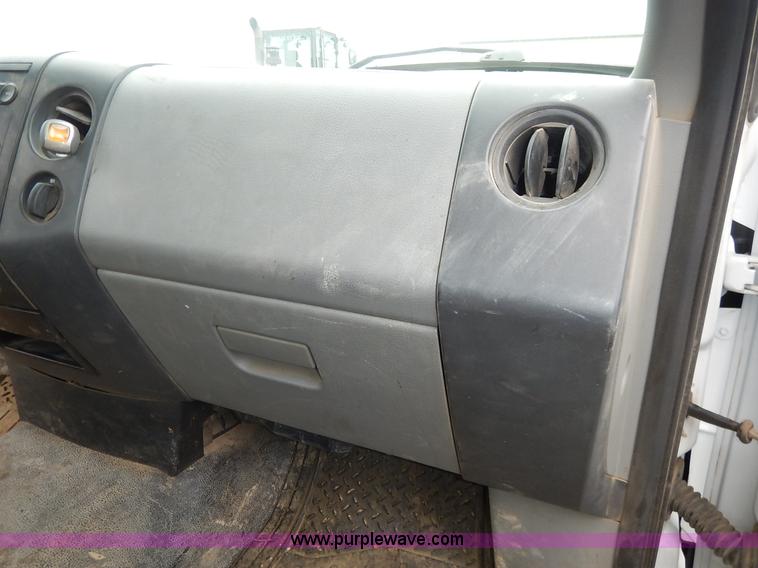 image for item K1500 2006 Ford F150 XL pickup truck