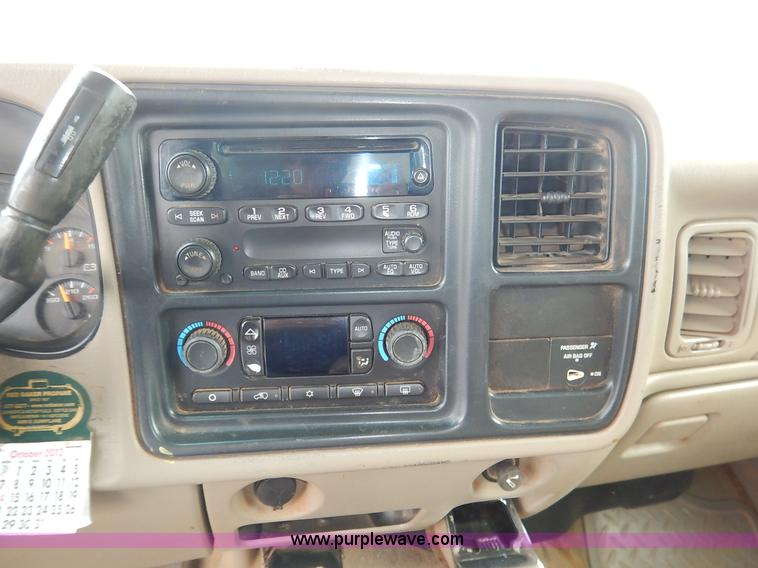 image for item K1501 2006 GMC Sierra 2500HD Ext. Cab pickup truck