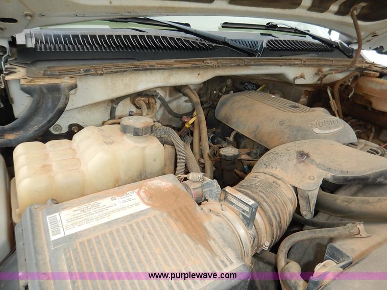 image for item K1501 2006 GMC Sierra 2500HD Ext. Cab pickup truck