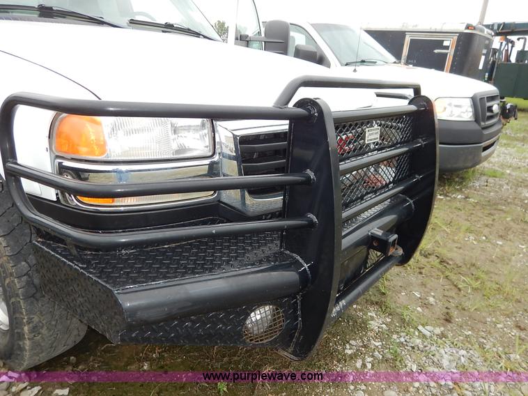 image for item K1501 2006 GMC Sierra 2500HD Ext. Cab pickup truck