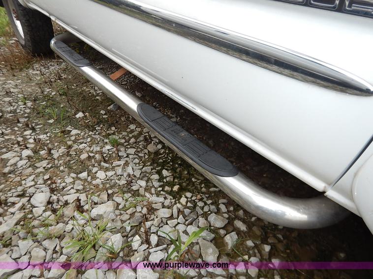 image for item K1501 2006 GMC Sierra 2500HD Ext. Cab pickup truck