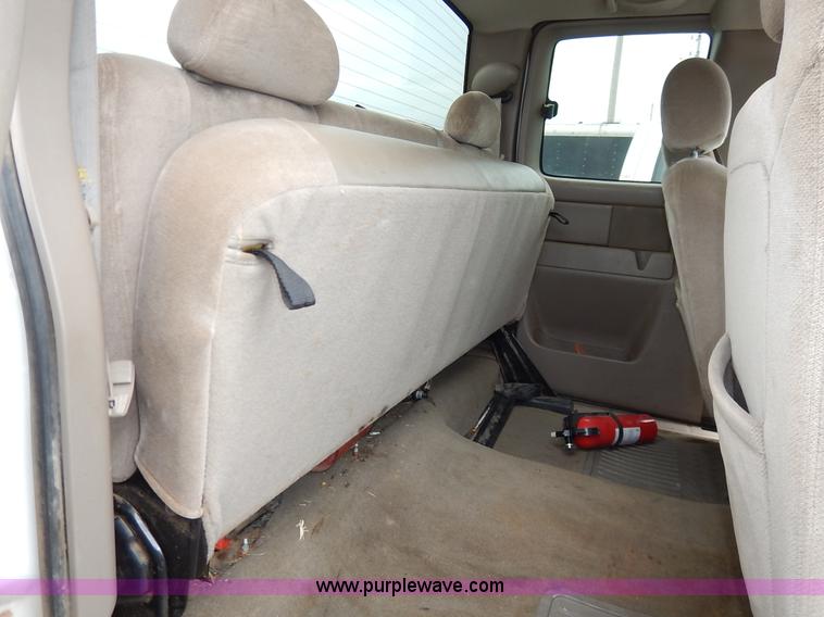 image for item K1501 2006 GMC Sierra 2500HD Ext. Cab pickup truck