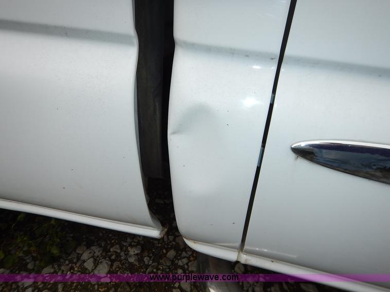 image for item K1501 2006 GMC Sierra 2500HD Ext. Cab pickup truck