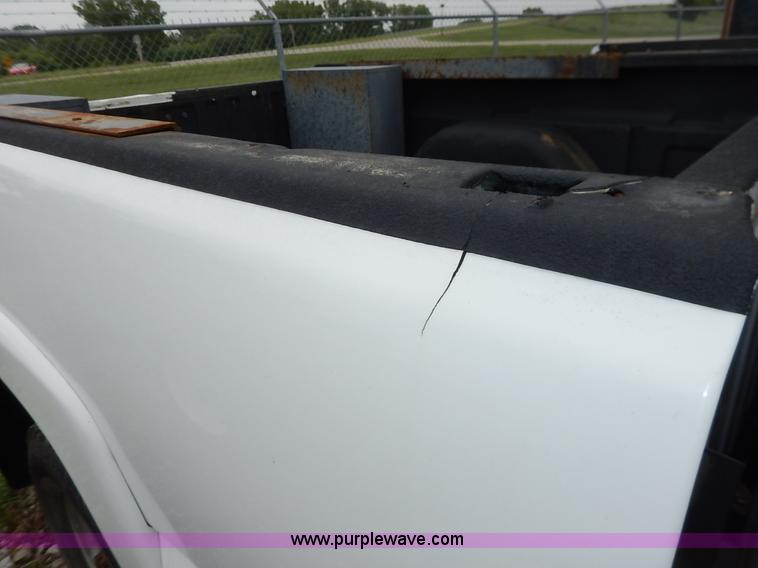 image for item K1501 2006 GMC Sierra 2500HD Ext. Cab pickup truck