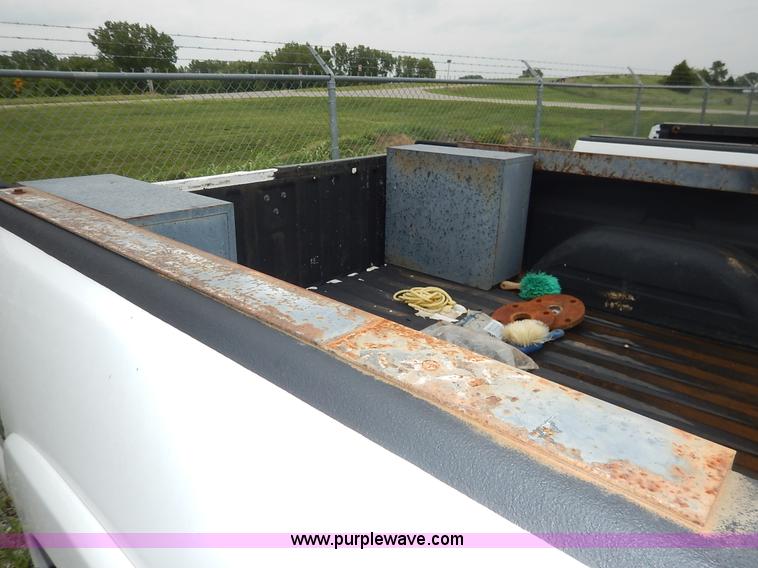 image for item K1501 2006 GMC Sierra 2500HD Ext. Cab pickup truck