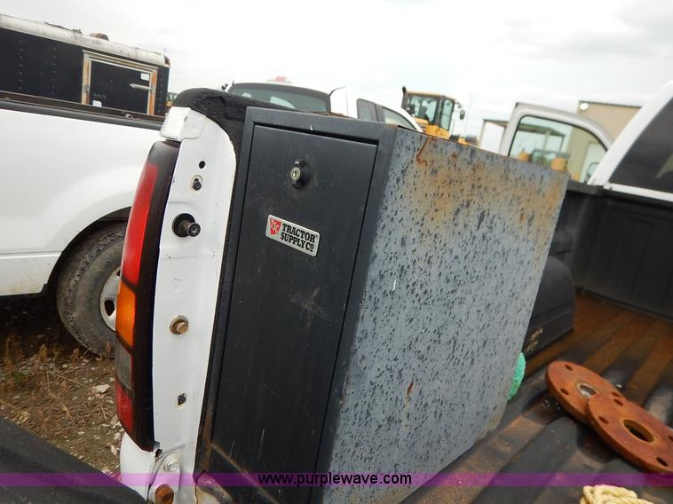 image for item K1501 2006 GMC Sierra 2500HD Ext. Cab pickup truck