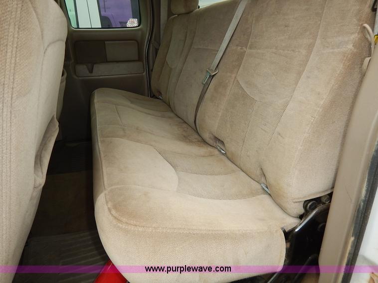 image for item K1501 2006 GMC Sierra 2500HD Ext. Cab pickup truck