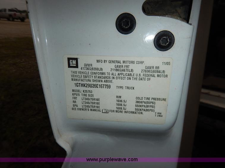 image for item K1501 2006 GMC Sierra 2500HD Ext. Cab pickup truck