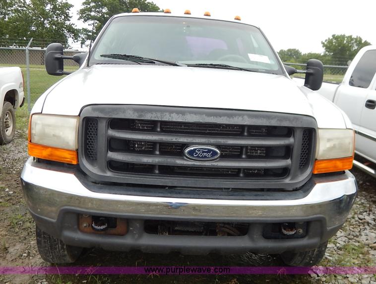 image for item K1502 2000 Ford F550 Super Duty Crew Cab truck cab and chassis
