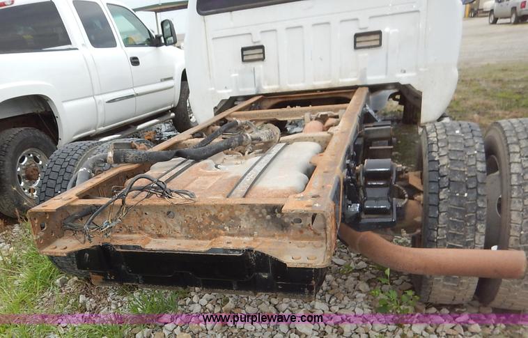 image for item K1502 2000 Ford F550 Super Duty Crew Cab truck cab and chassis