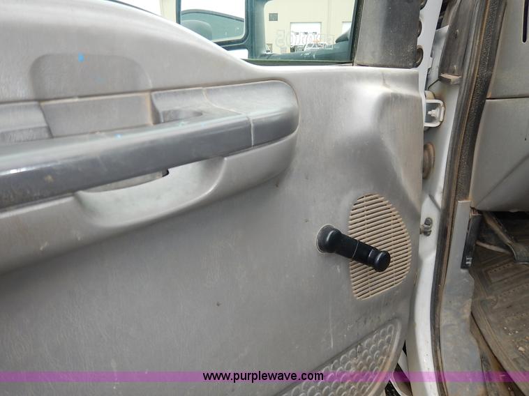 image for item K1502 2000 Ford F550 Super Duty Crew Cab truck cab and chassis