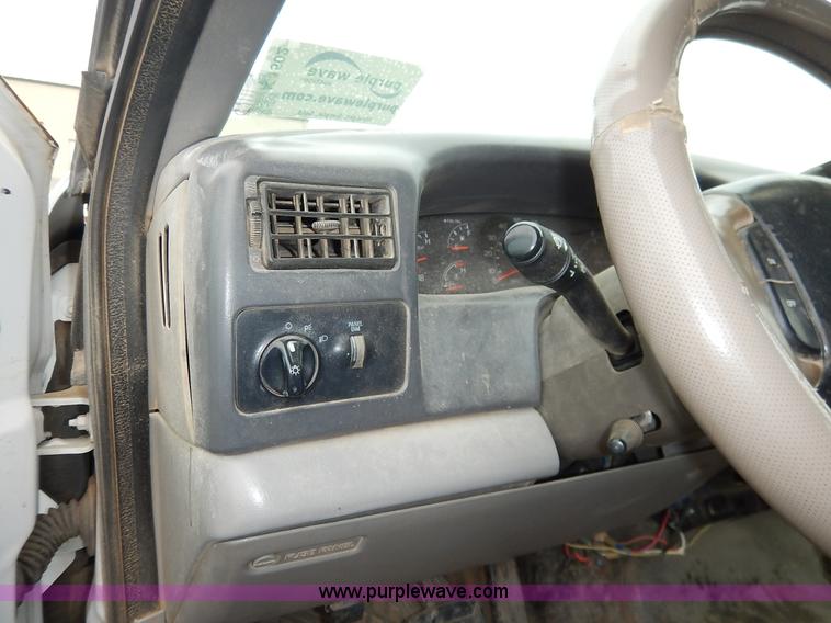 image for item K1502 2000 Ford F550 Super Duty Crew Cab truck cab and chassis