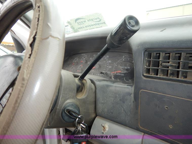 image for item K1502 2000 Ford F550 Super Duty Crew Cab truck cab and chassis