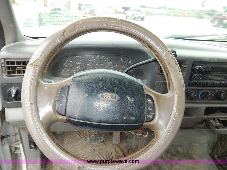 image for item K1502 2000 Ford F550 Super Duty Crew Cab truck cab and chassis