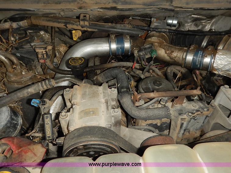 image for item K1502 2000 Ford F550 Super Duty Crew Cab truck cab and chassis