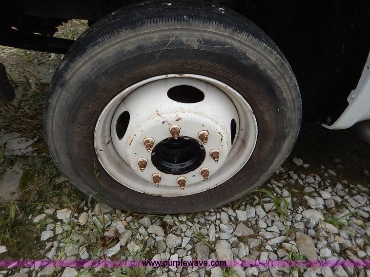 image for item K1502 2000 Ford F550 Super Duty Crew Cab truck cab and chassis